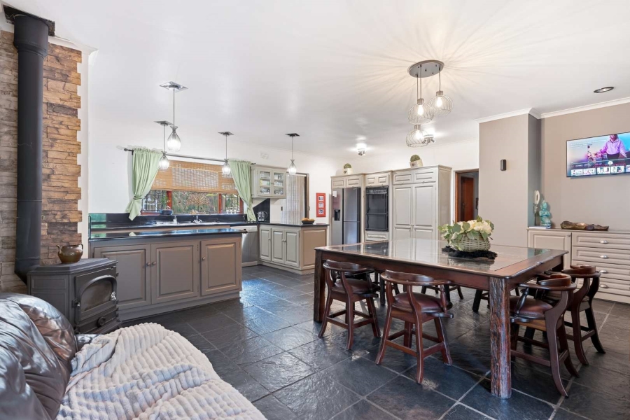 5 Bedroom Property for Sale in Sonstraal Heights Western Cape